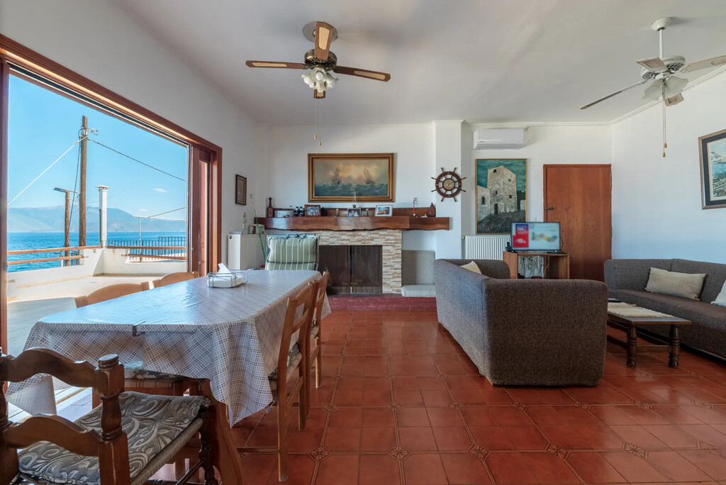 Chalet 8 chambres 230 m² Loutraki Perachora Agioi Theodoroi Municipality, Grèce