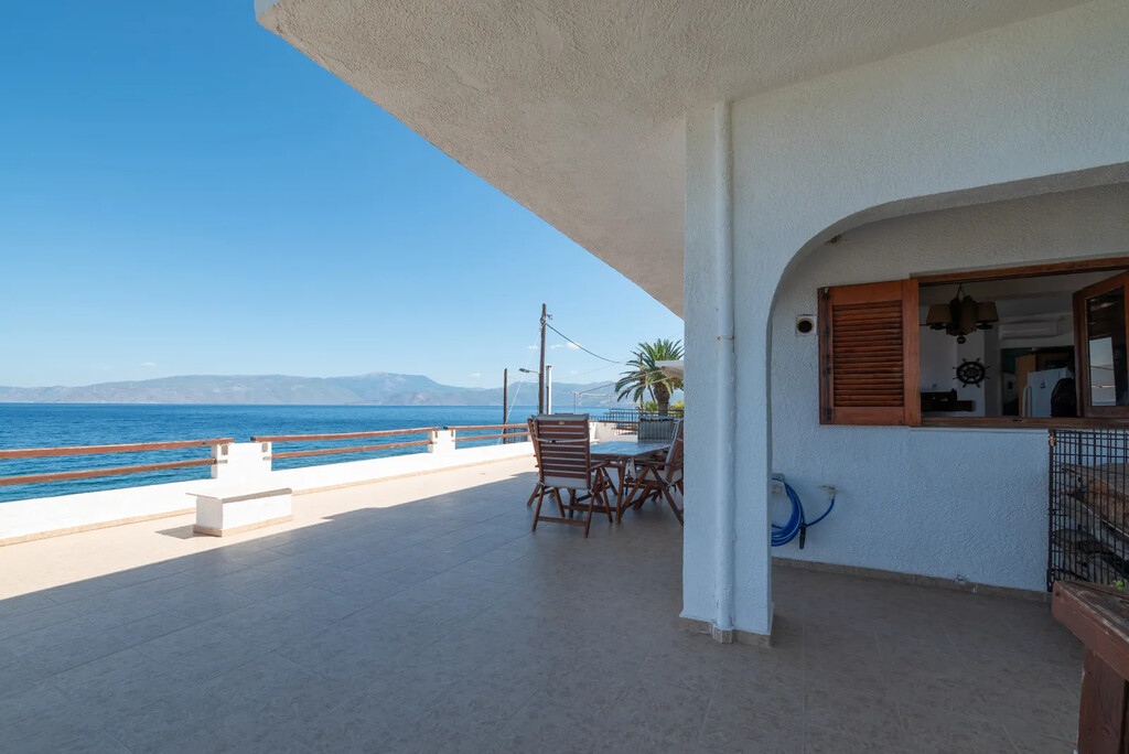 Chalet 8 chambres 230 m² Loutraki Perachora Agioi Theodoroi Municipality, Grèce